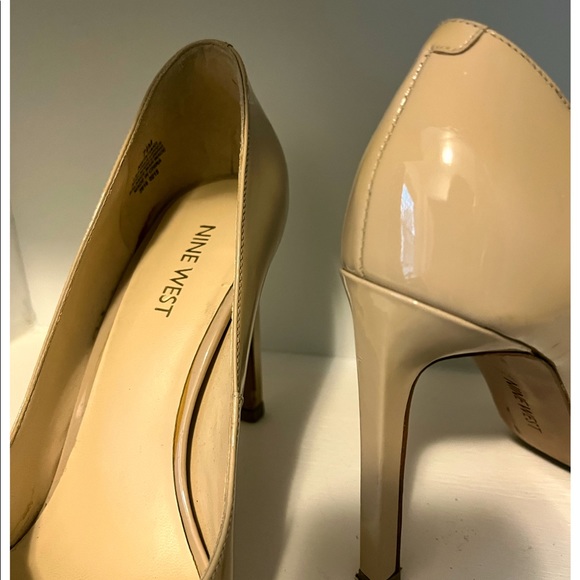 Nine West tan high heels. - Picture 2 of 4